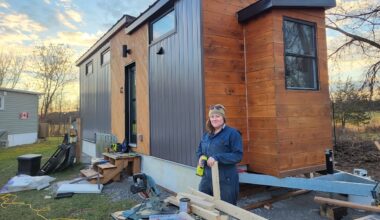 This advisor says being independent, yet still part of a team, is her best career decision