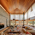 © Fran Parente Country House in the Interior of São Paulo / DB Arquitetos - Interior Photography, Living Room, Wood, Sofa, Chair, Beam