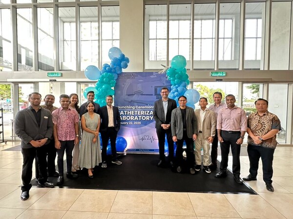Columbia Asia Hospital Bukit Jalil Chief Executive Officer Dr Sharonpal Singh (6th from right), with Consultant Cardiologist Dr Prem Nathan Arumuganathan (7th from left) with Medical Consultants from other disciplines, during the launch of the hospital’s new Cardiac Catheterisation Laboratory (Cath Lab), marking an expansion of its cardiac care services.