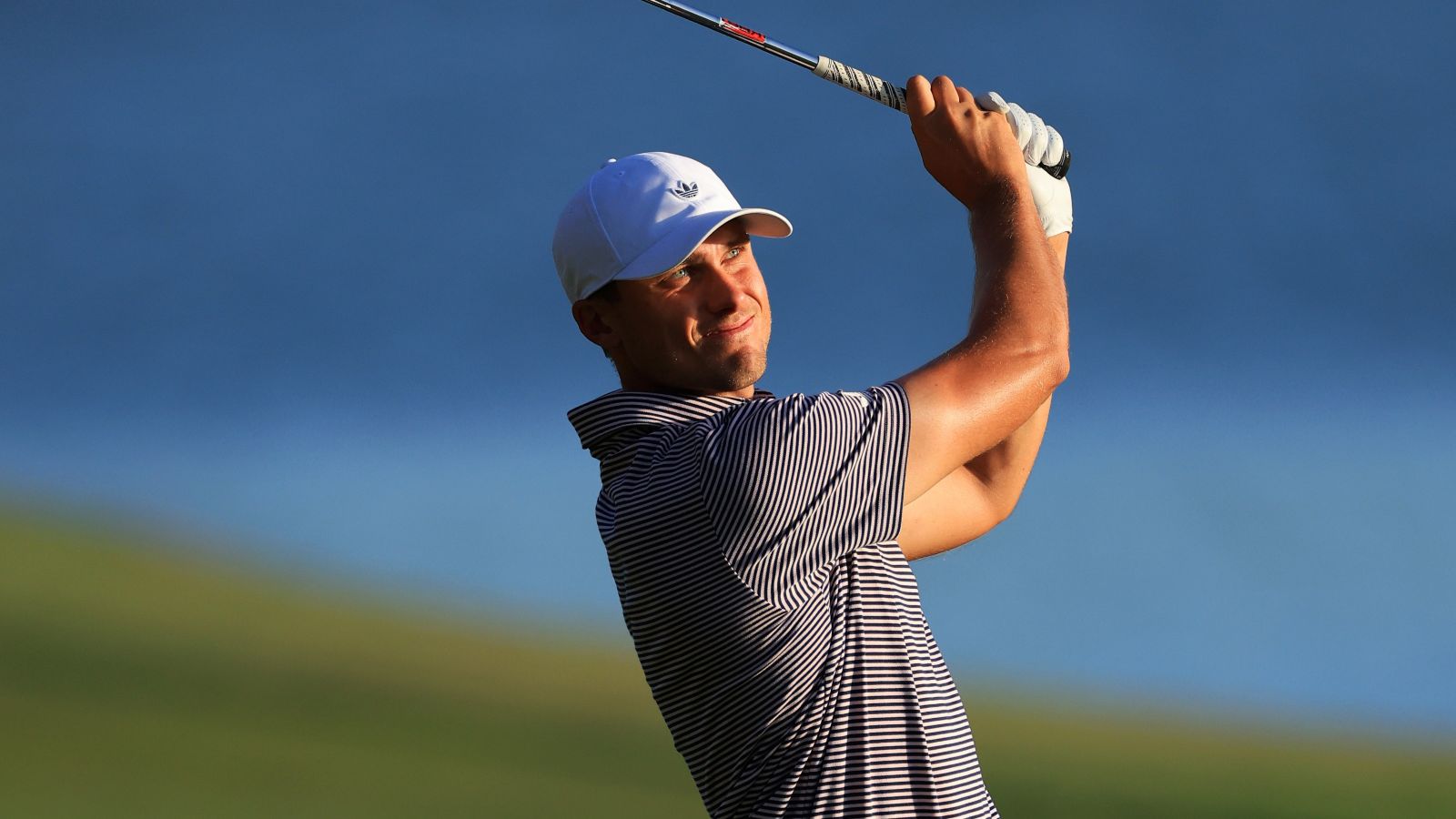 Schauffele shuffles away from Day into Players' lead - News