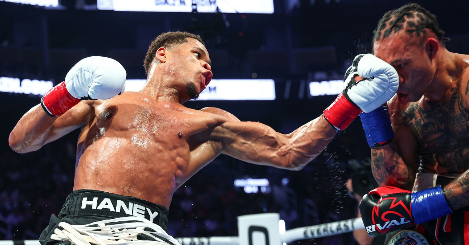 Sebastian Fundora Batters & Bloodies Keith Thurman in Nasty Beatdown