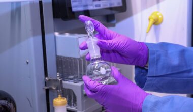 Engineered Lipid Nanoparticles Reprogram Immune Metabolism for Better mRNA Vaccines