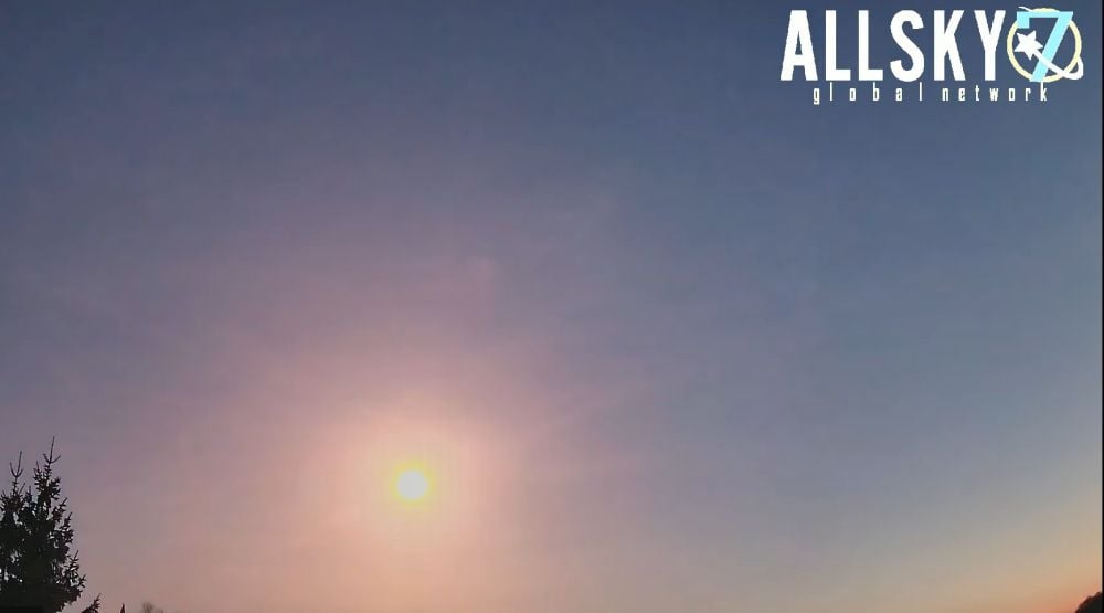 The fireball above Germany on Sunday March 8th, 2026. It glowed for about 6 seconds, and some observers even heard it from the ground. Image Credit: ALLSKY7 / Bernd Klemt – AMS76 Herkenrath/DE