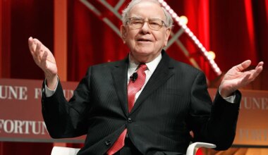 Warren Buffett's Lesson on Keeping Cash in Retirement