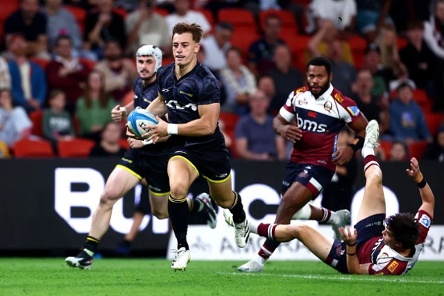 The Hurricanes are turning heads, but the Reds come into Saturday's clash on a roll of their own.