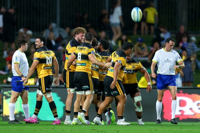 Hurricanes survive almighty Western Force scare in Napier