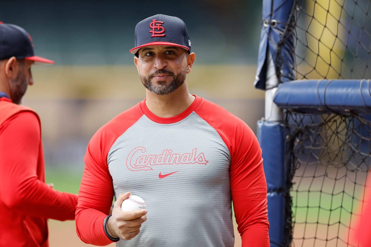 St. Louis Cardinals sign manager Oli Marmol to 2-year extension