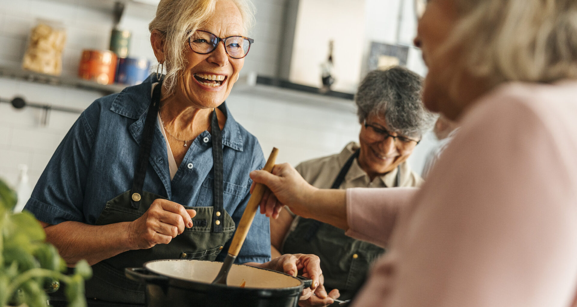 Weekly Home-Cooked Meals May Slash Dementia Risk 30%