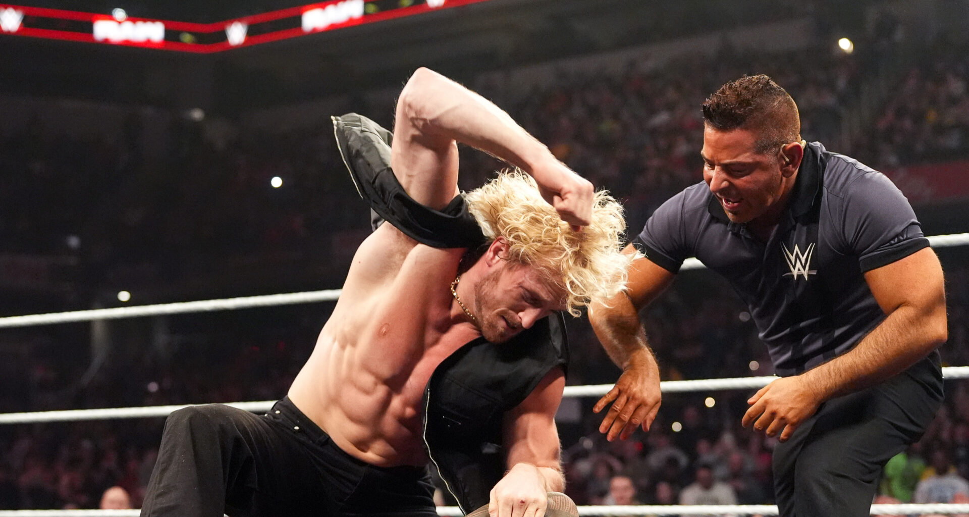 WWE Star Calls Out NFL Players In Search of $1 Million Boxing Match