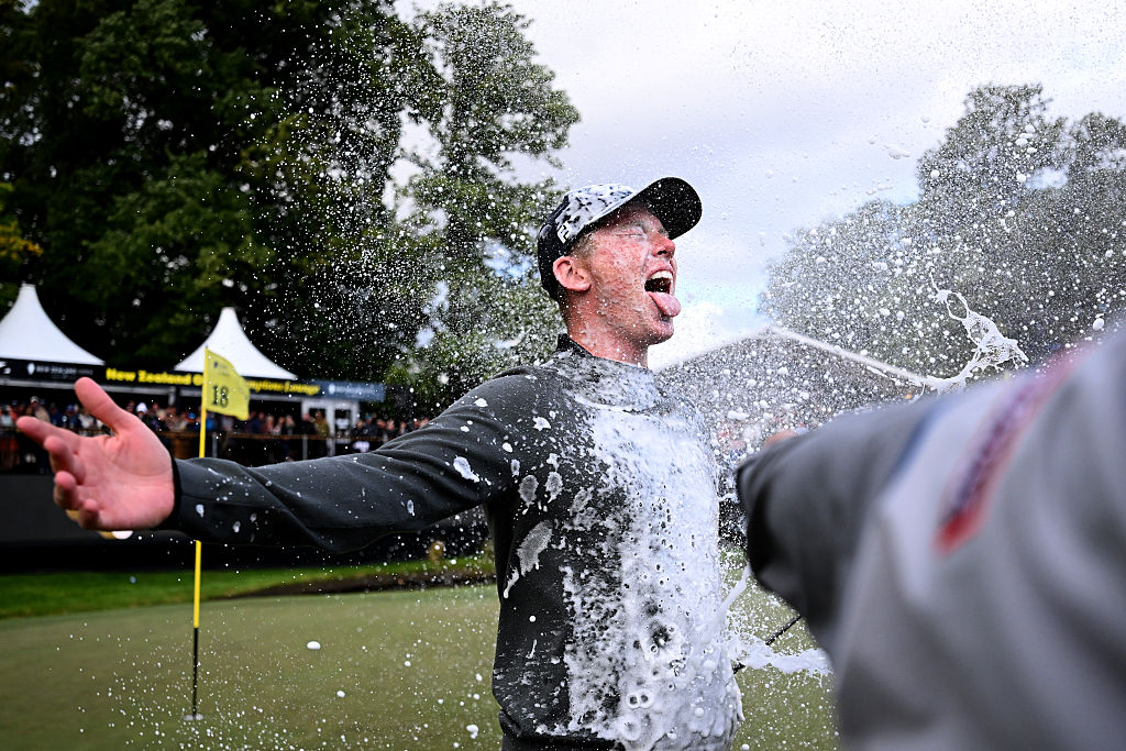 Local hero Hillier ends long drought at NZ Open - News