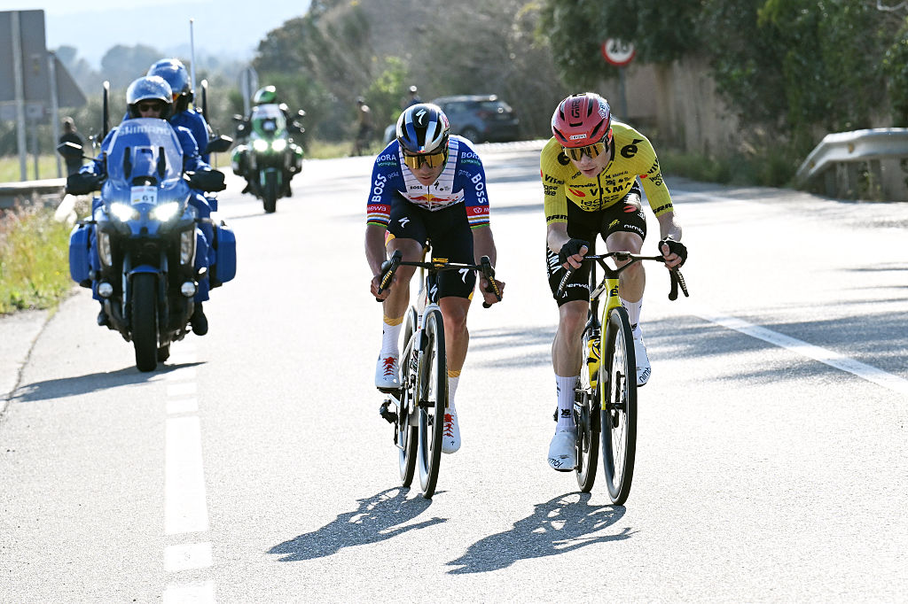 VILA-SECA, SPAIN - MARCH 25: (L-R) Remco Evenepoel of Belgium and Team Red Bull - BORA - hansgrohe and Jonas Vingegaard of Denmark and Team Visma | Lease a Bike compete in the breakaway during the 105th Volta a Catalunya 2026, Stage 3 a 159.4km stage from Mont-roig del Camp to Vila-seca / #UCIWT / on March 25, 2026 in Vila-seca, Spain. (Photo by Szymon Gruchalski/Getty Images)