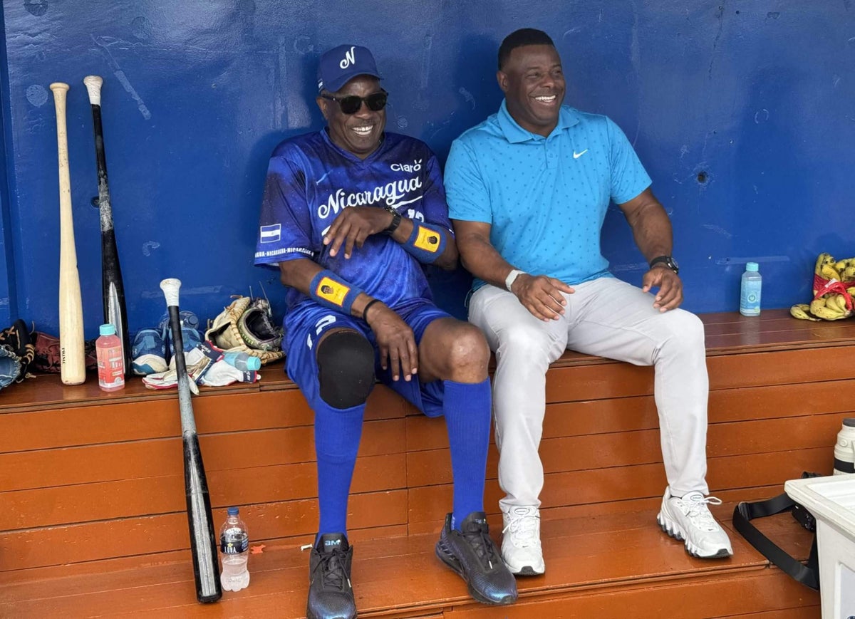 Ken Griffey Jr., Dusty Baker share spotlight, honor Roberto Clemente in MLB Network feature