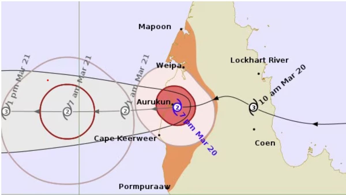Tropical Cyclone Narelle forecast to become severe as it nears Top End