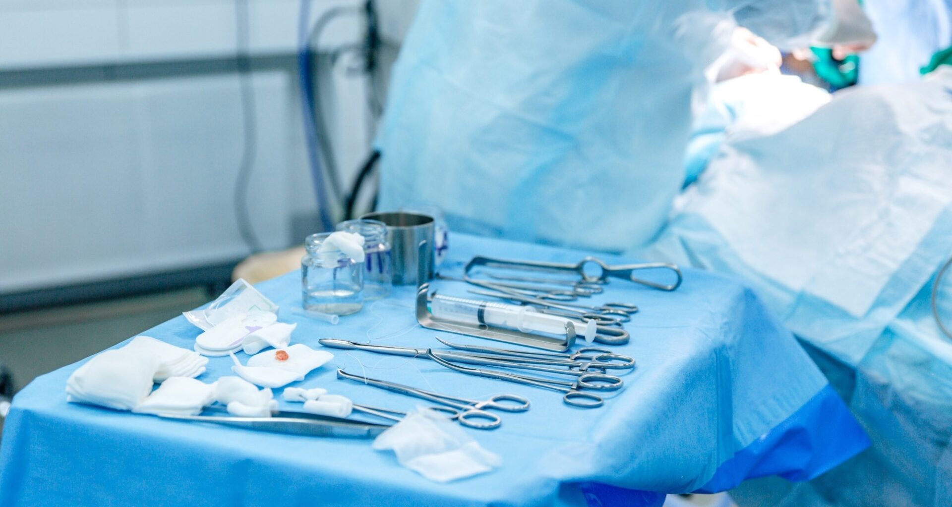 Surgical instruments for close-up surgery
