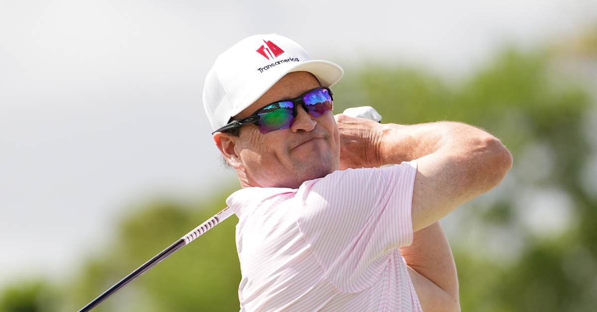 Zach Johnson takes one-shot lead into final round in PGA TOUR Champions debut at James Hardie Pro Football Hall of Fame Invitational