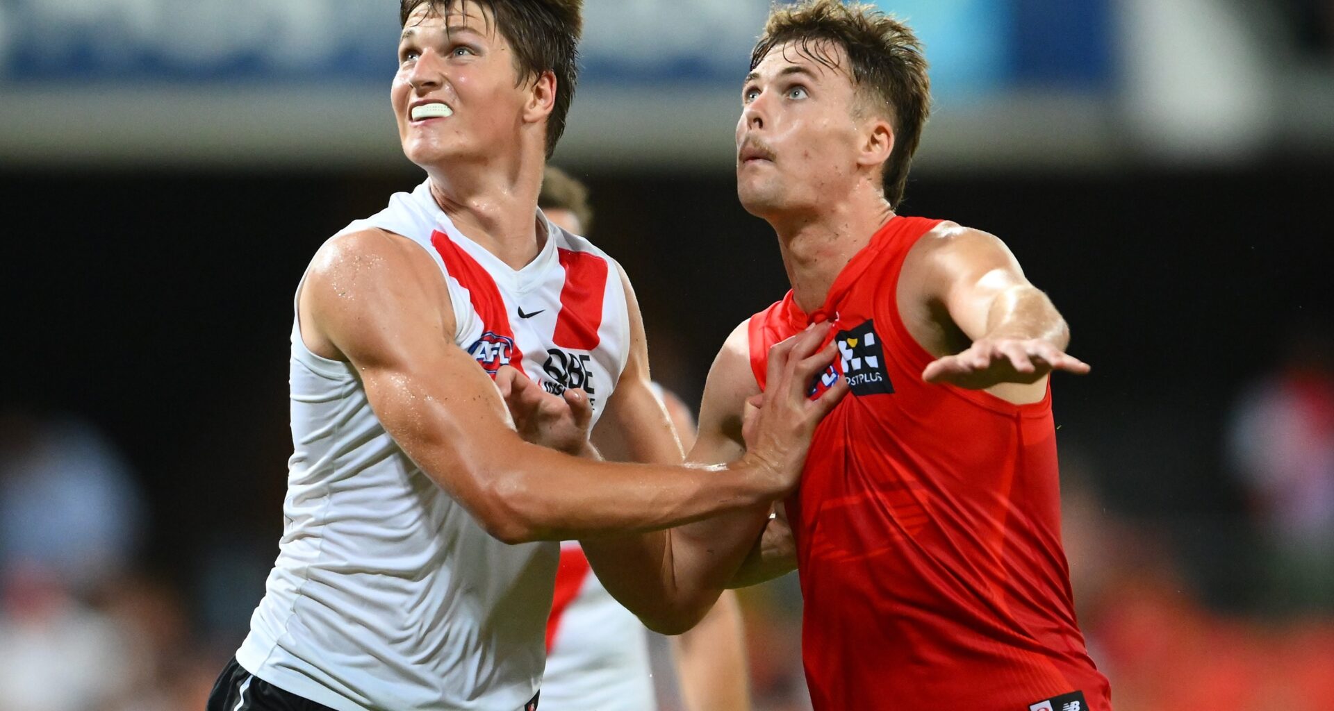 Big Swan breaks foot in unusual incident at MCG