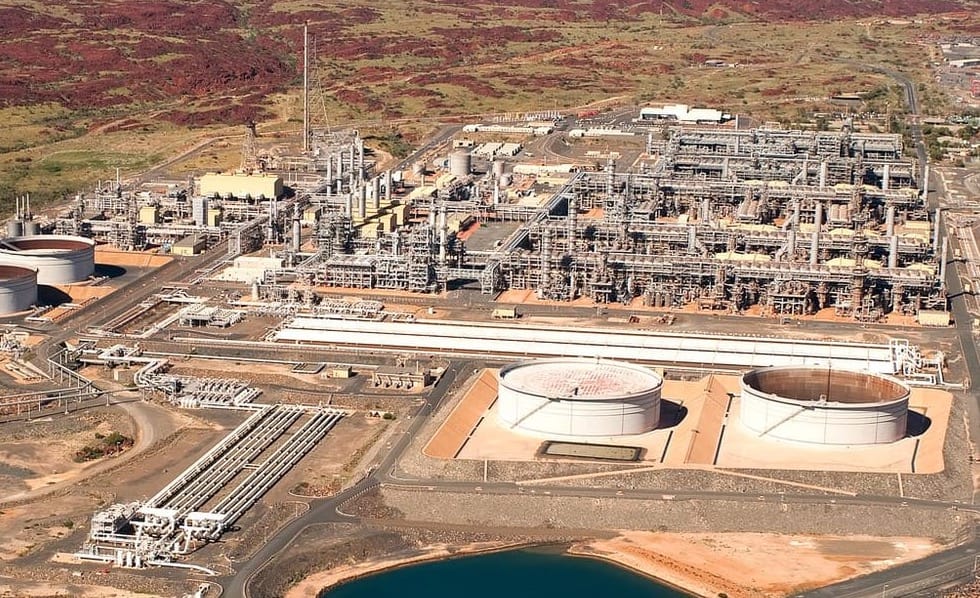 Cyclone closes Woodside's giant North West Shelf gas plant
