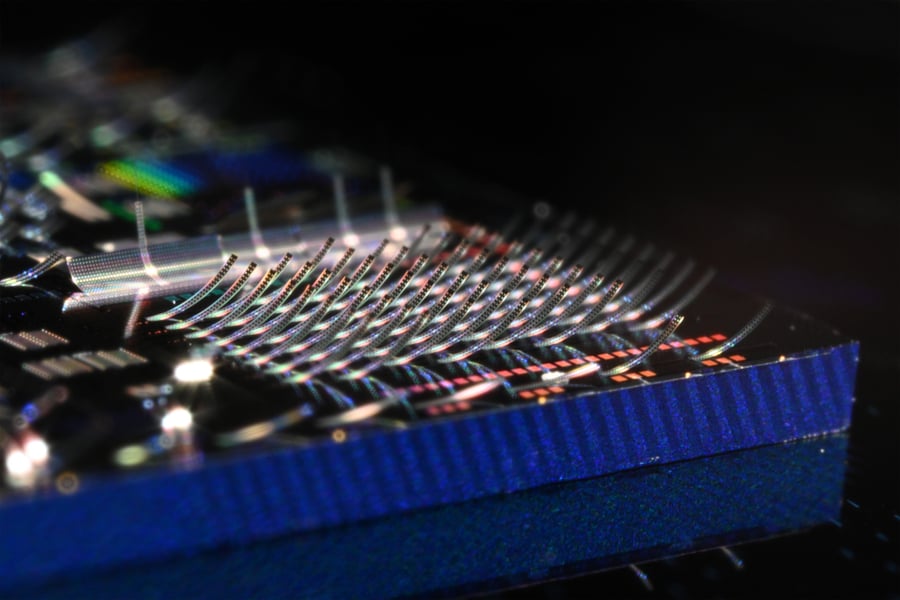 Image of the "ski jumps" on the photonic chip. Credit - MIT / M. Saha et al.