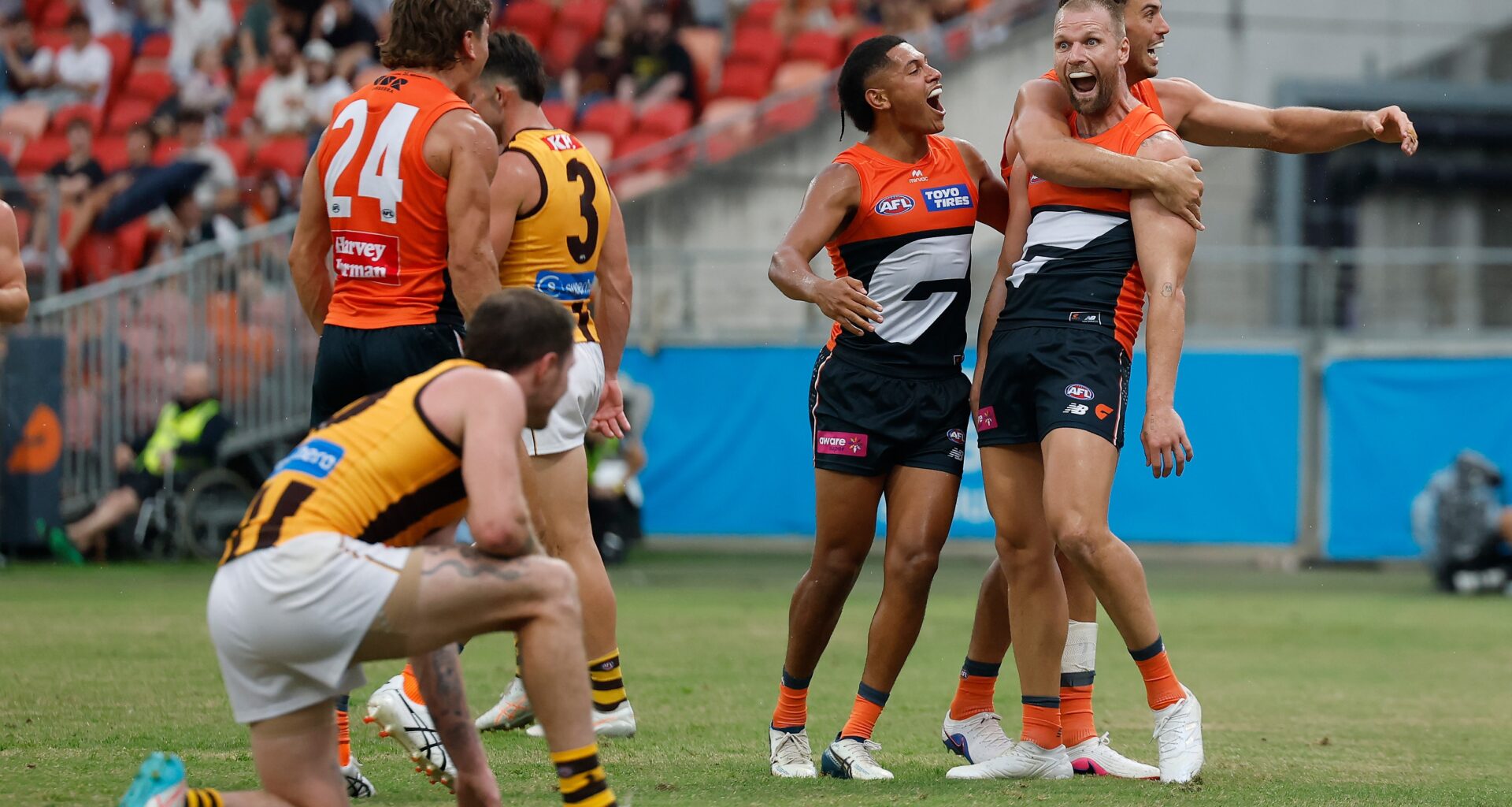 Mitchell rues Hawks' disappointing loss, Kingsley lauds Clarry's Giant debut