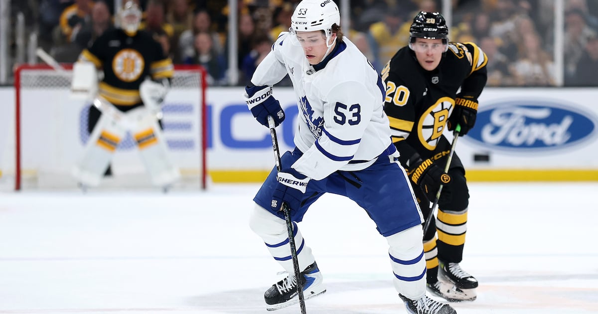 Leafs praise 'spark plug' Cowan's character