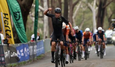 ProVelo Super League – Sophie Edwards wins women's Harbour City GP overall and final stage as Oliver Bleddyn clinches men's GC with second on stage 3 behind Will Heffernan