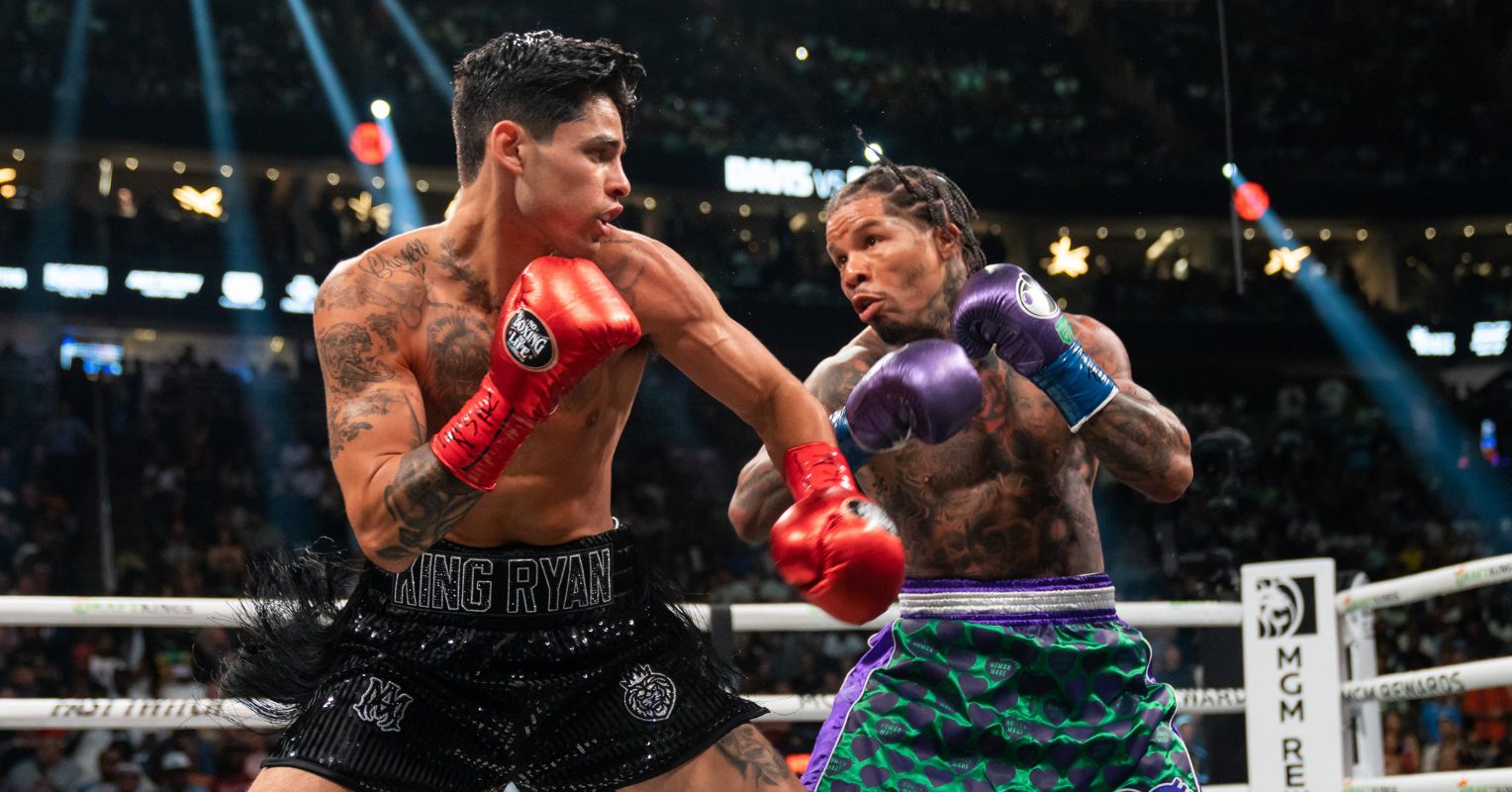 Cacace beats Dickens to become World Champion in Dublin