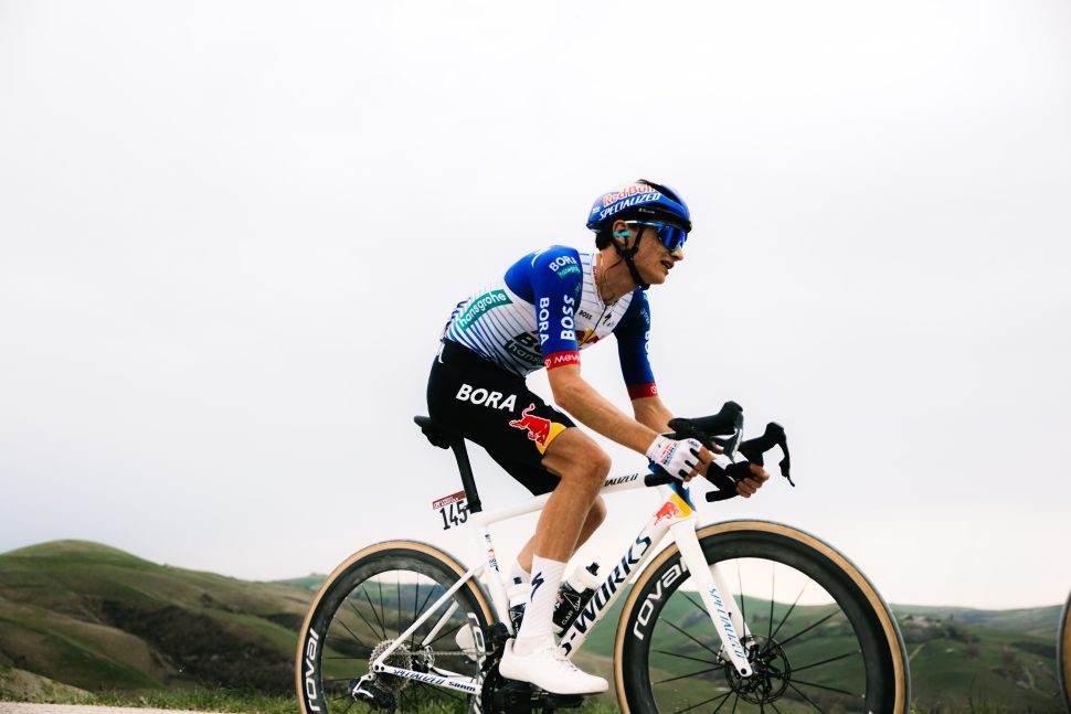 Giulio Pellizzari of the Red Bull – BORA – hansgrohe team competes during 20th Strade Bianche in Tuscany, Italy on March 07, 2026. // Maximilian Fries / Red Bull Content Pool // SI202603100157 // Usage for editorial use only //