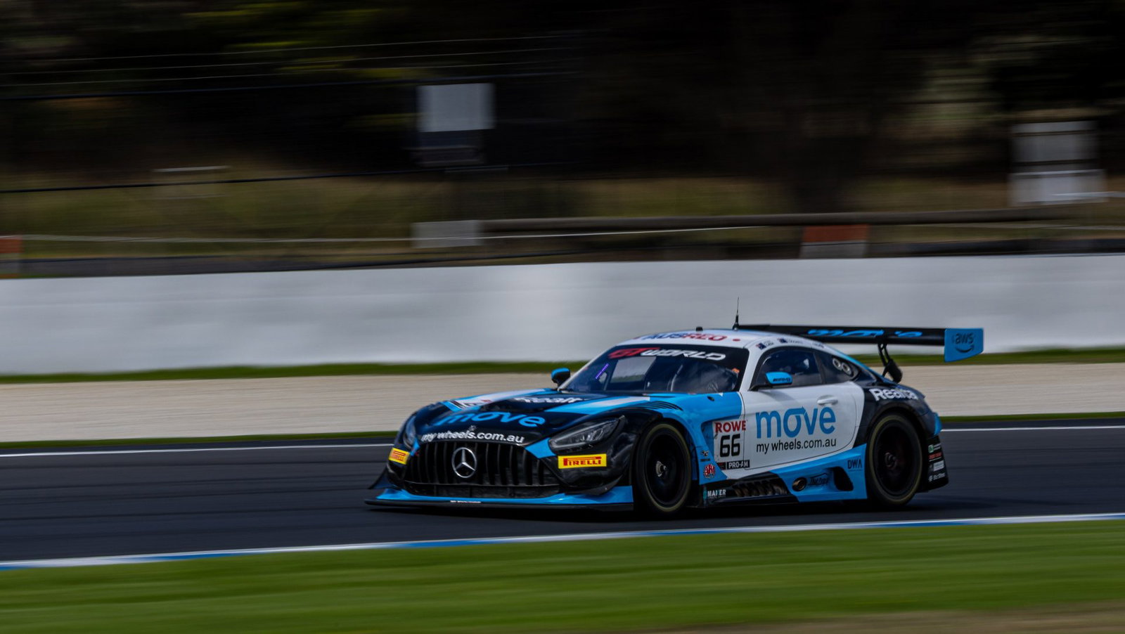 Ojeda/Lucchitti win dramatic GT finale at Phillip Island