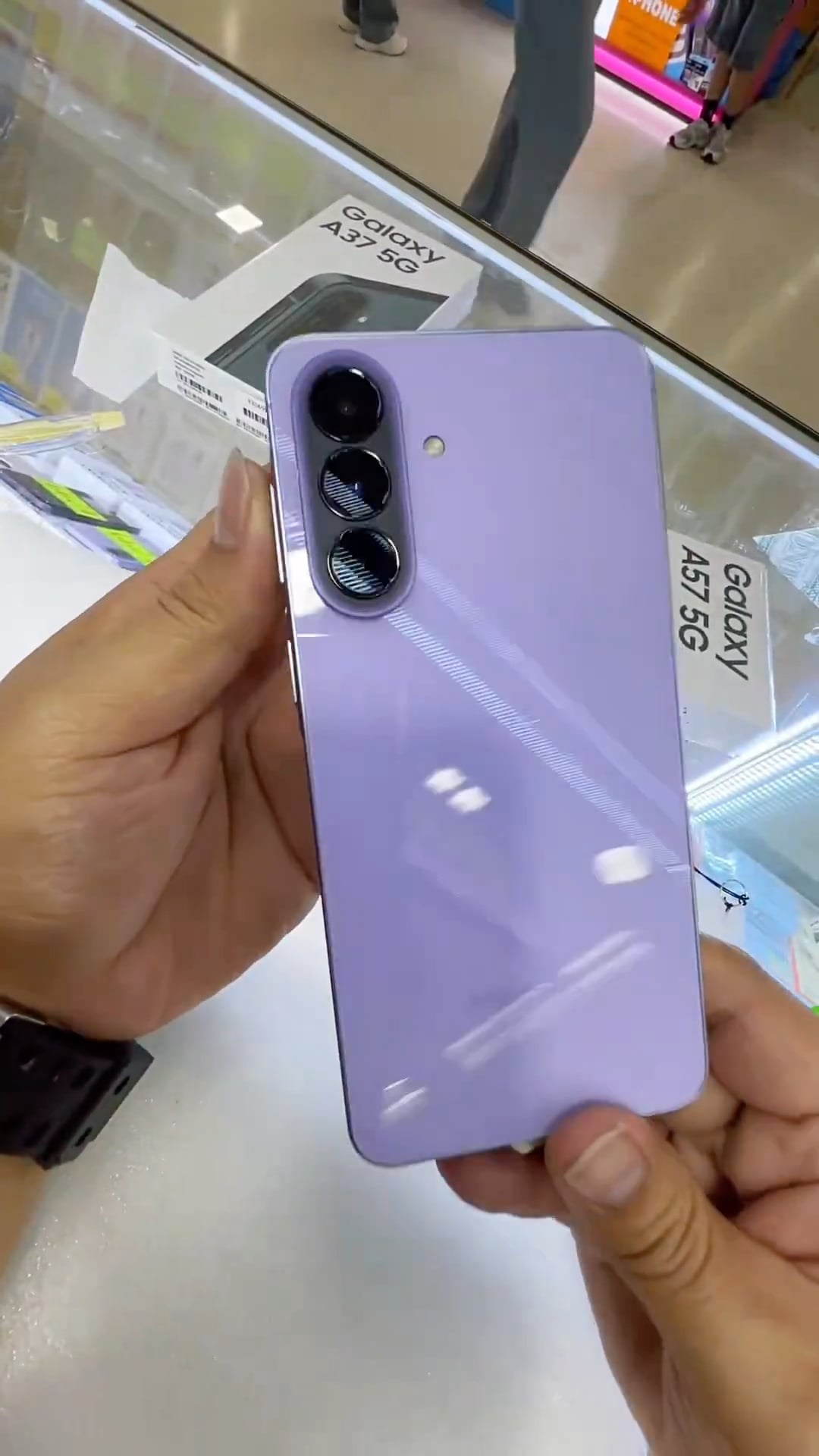 samsung galaxy a57 unboxing video (02)