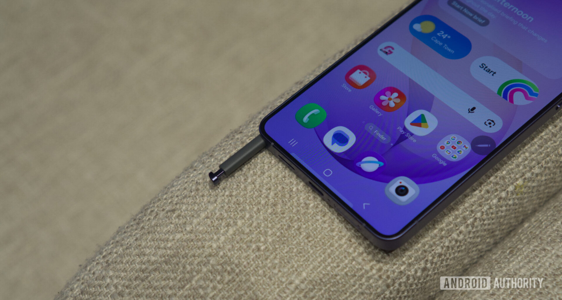 Samsung Galaxy S26 Ultra with S Pen