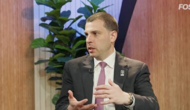 Alex Lasry speaking with Front Office Sports