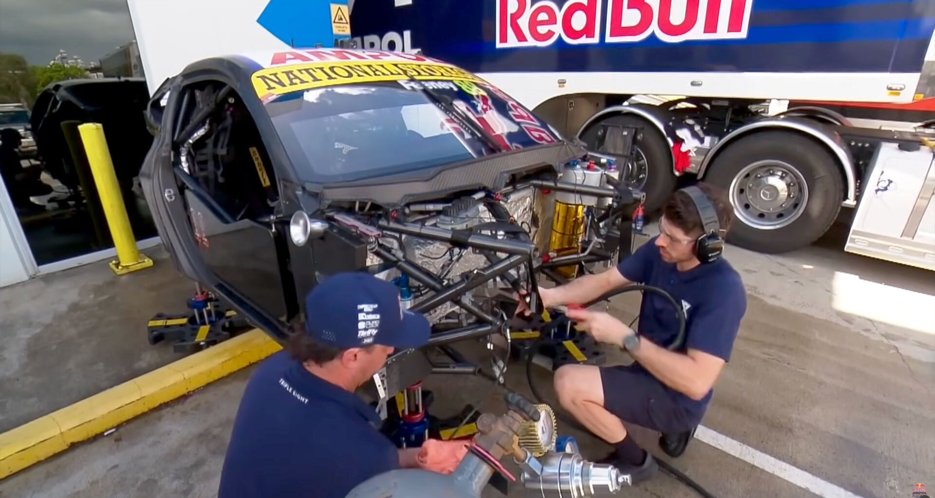 Supercars news: VIDEO: Triple Eight’s race to repair Broc Feeney Mustang - Speedcafe.com