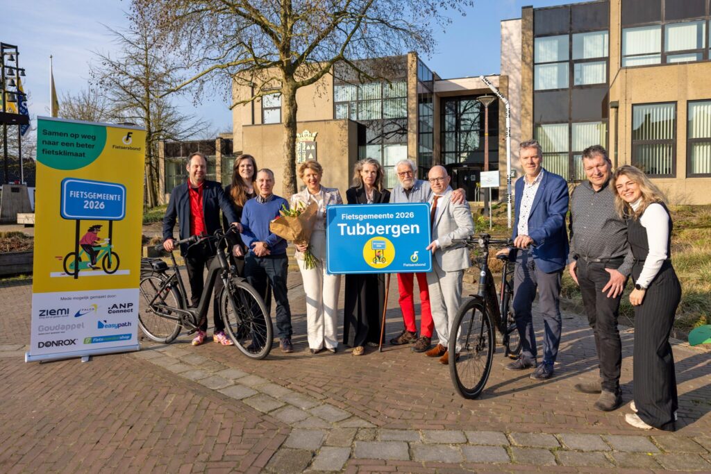 Tubbergen delegates celebrate cycling award