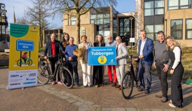 Tubbergen delegates celebrate cycling award