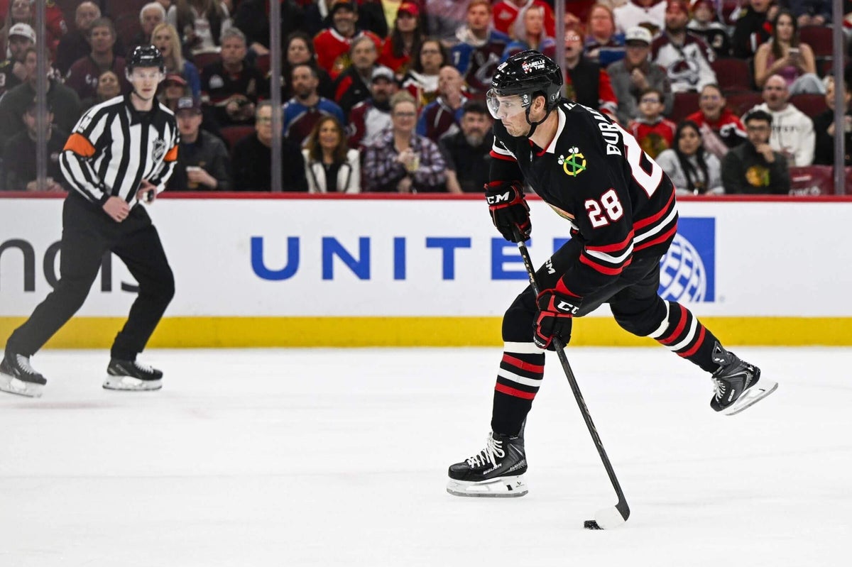 Do Blackhawks have an André Burakovsky problem? Or do they not have any better options?
