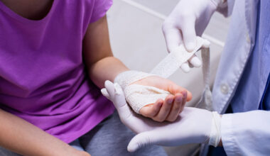 Smart Dressing Delivers Antibiotics, Speeds Healing