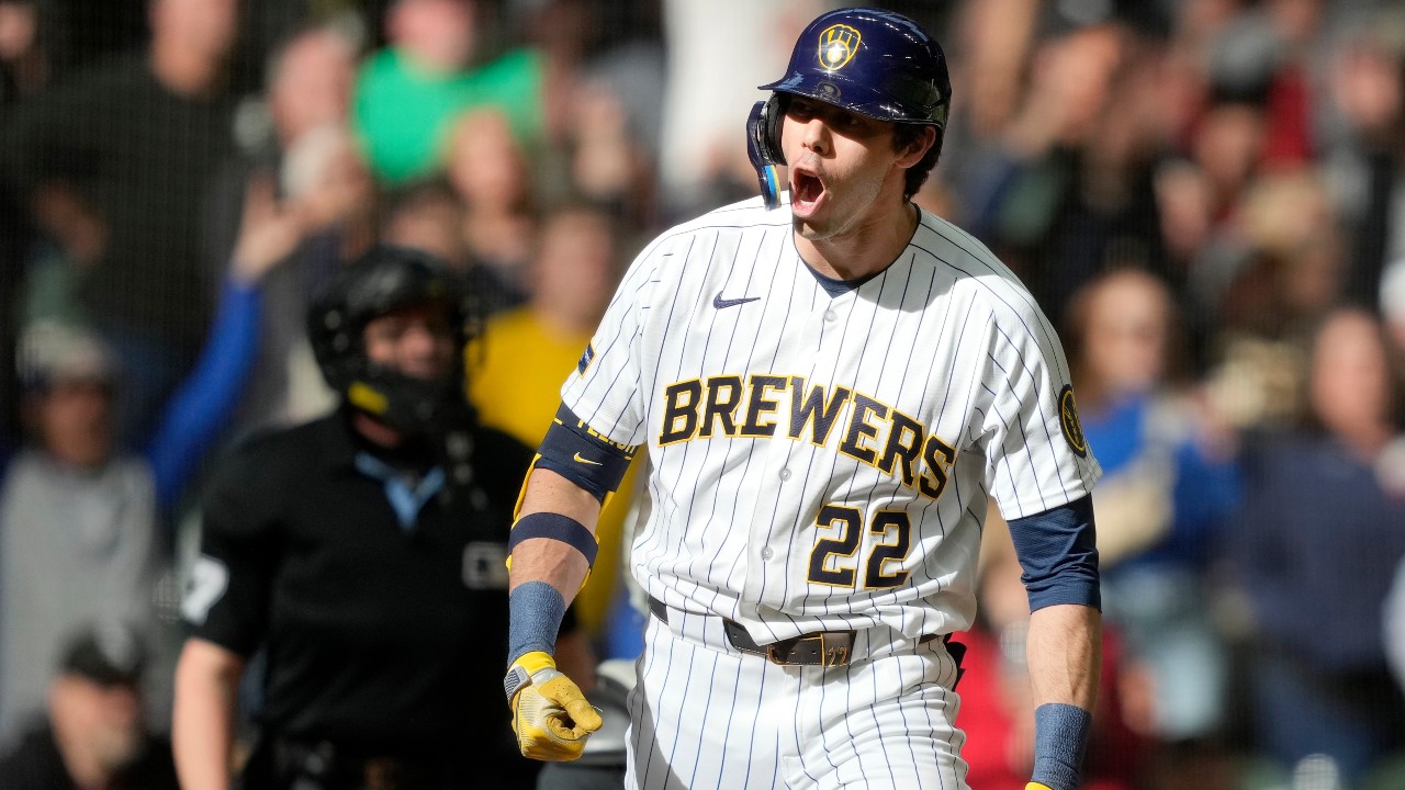 MLB roundup: Yelich homers to cap six-run rally as Brewers beat White Sox