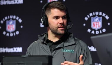 Former NFL lineman Justin Pugh turns heads toward Italian football (yes, football)