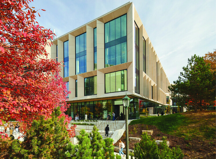 A New Standard for High-Performance, Energy-Generating Facades - Image 2 of 5