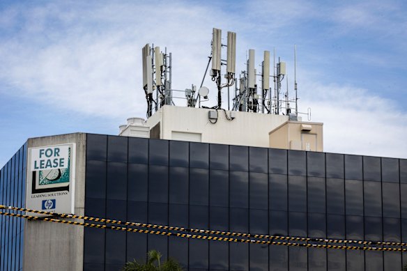 The proposal would impose uniform signal-strength thresholds across the industry.