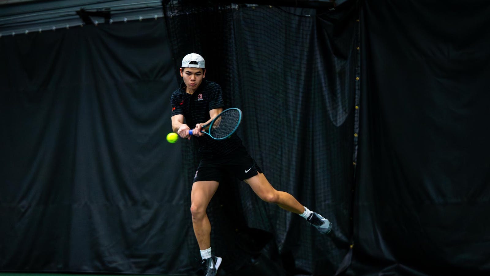 Men’s tennis splits doubleheader with razor-thin loss to Saint John’s, Sacred Heart sweep