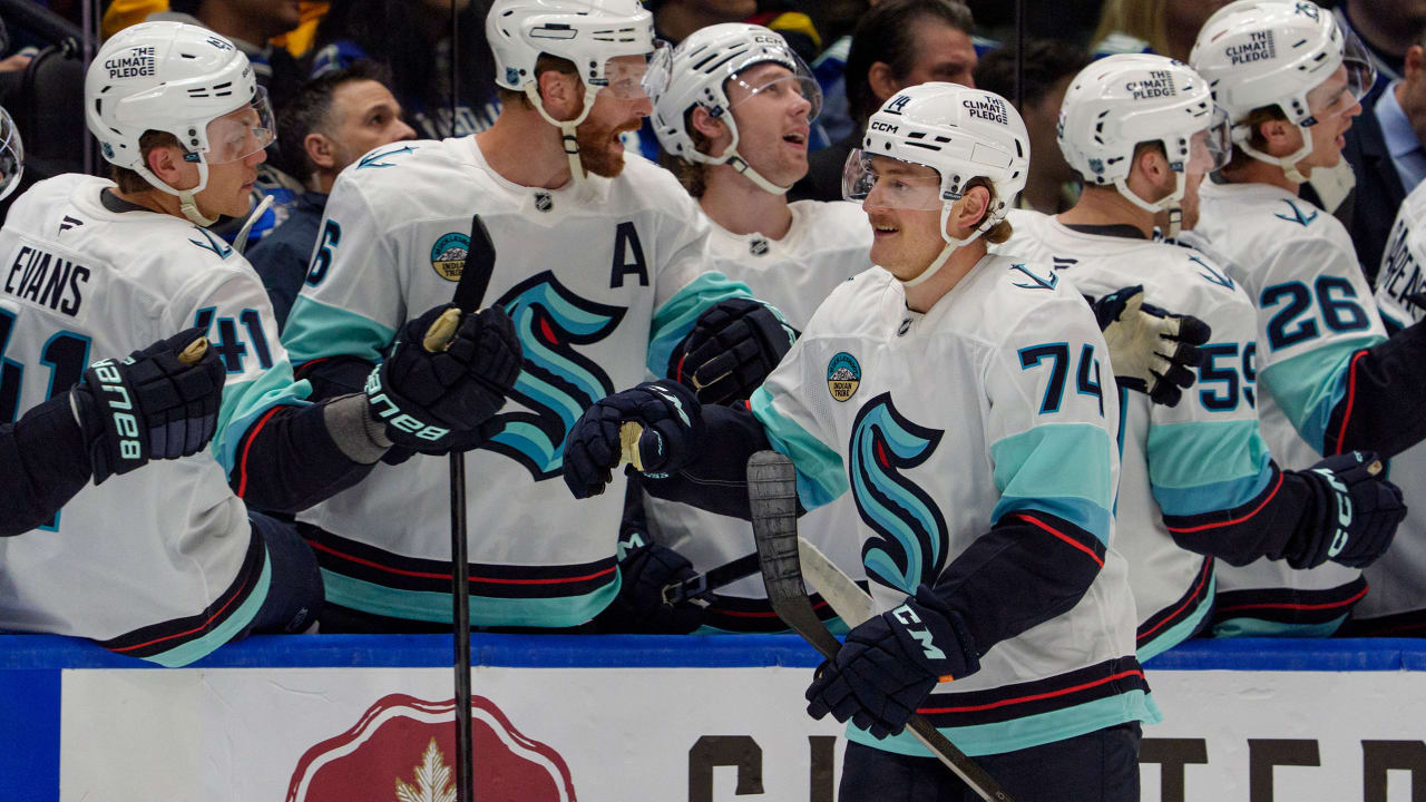 McMann has 3 points in debut as Kraken cruise past Canucks