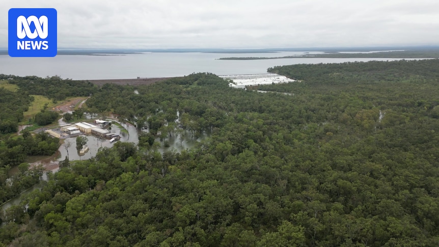 Boil water alert remains for Darwin area after flood takes out dam pump