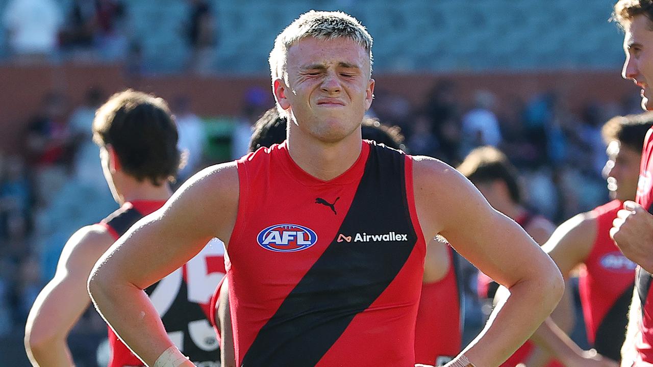 Details of Essendon Bombers players-only meeting revealed, Andrew McGrath captain, confusion around defensive game plan, latest news
