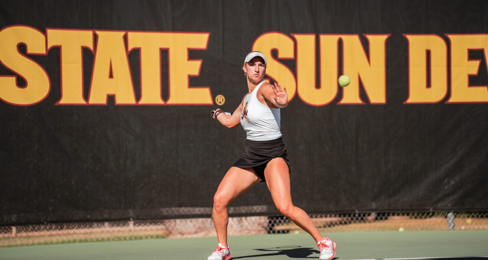 #12 Women’s Tennis drops matinee match to #25 UCF, 4-3