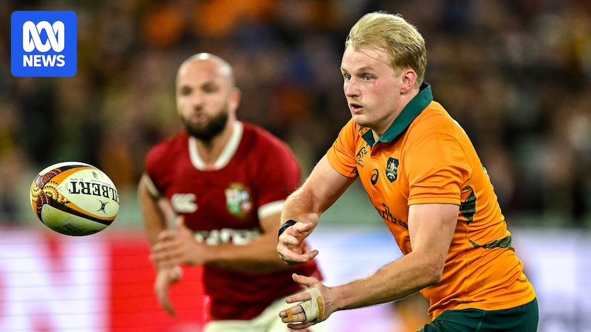 Wallabies flyhalf Tom Lynagh returns for Reds, Zac Lomax joins Western Force teammates
