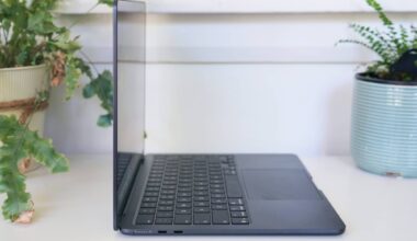 Apple MacBook Air 13 with M5 review – Pickr