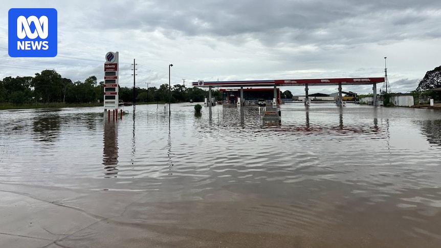 Food supply lines open as Katherine and Daly River under emergency flood warning