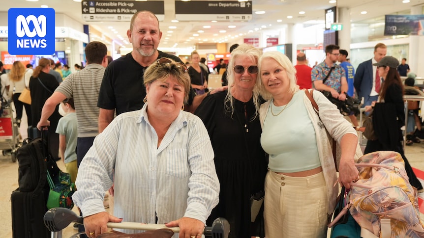 Families aboard Middle East flights criticise DFAT's Iran response