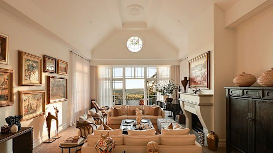 Luciana Ravazzotti Langenhoven, the daughter of rich-lister Giovanni Ravazzotti, and her husband Pierre Langenhoven, have put their Belrose home on the market with a price guide of about $20 million, local sources have revealed.